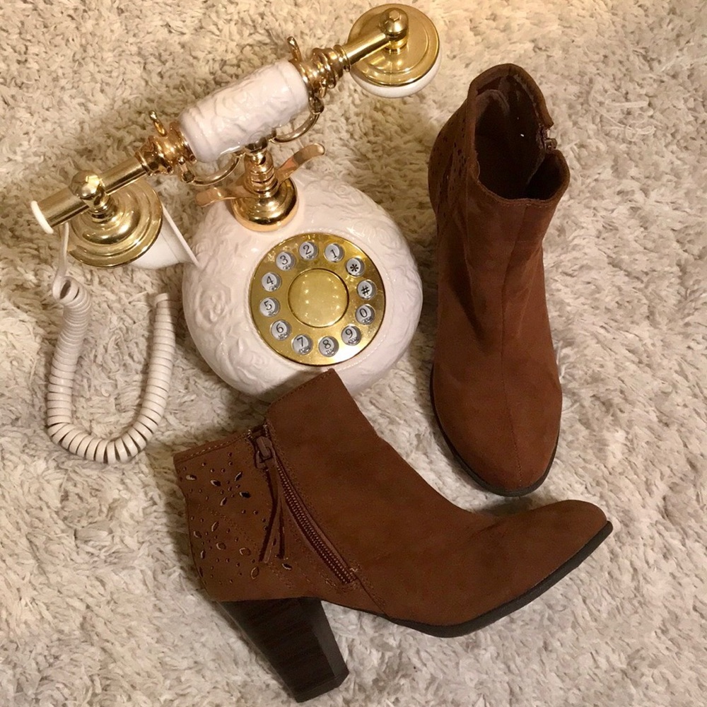 American Eagle brown suede frill zip heels (6.5)